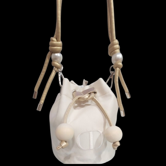 Drawstring pouch - Picture 3 of 10